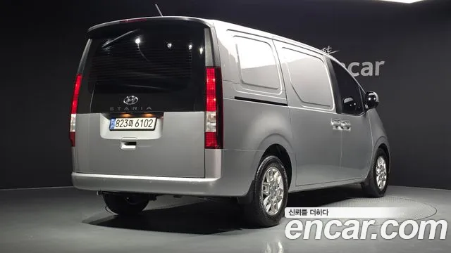 Hyundai Staria Staria Карго 3 места — Фото автомобиля 2