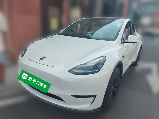 Фотография автомобиля — Tesla Model Y