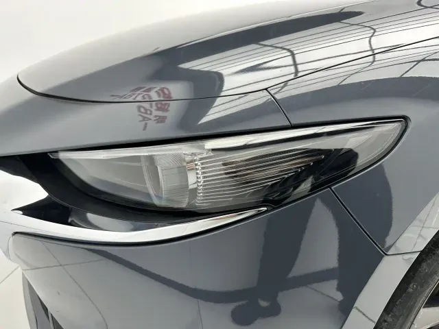 Mazda Axela — Фото автомобиля 11
