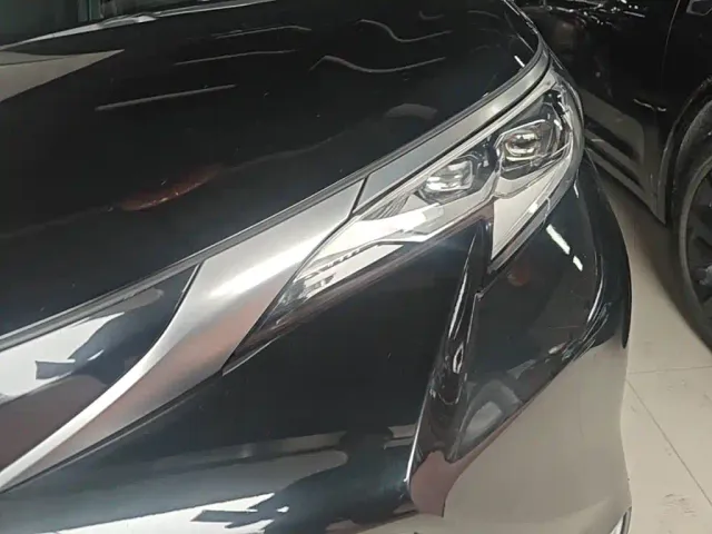 Toyota Sienna — Фото автомобиля 23