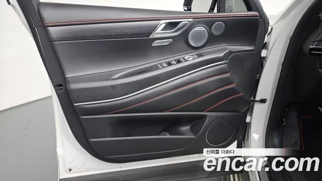Genesis GV80 Coupe — Фото автомобиля 13