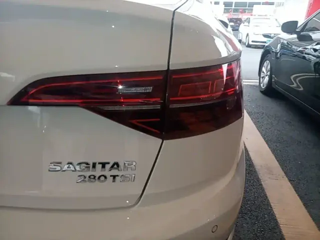 Volkswagen Sagitar — Фото автомобиля 7
