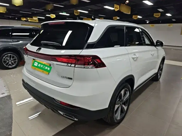 Changan CS75 — Фото автомобиля 6