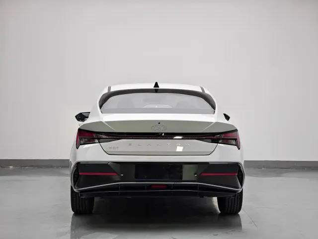Hyundai Elantra — Фото автомобиля 4