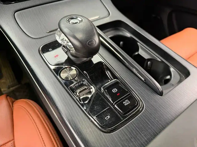 GAC Trumpchi E9 — Фото автомобиля 9