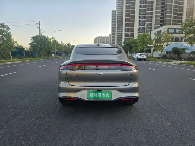 IM Motors LS6 — Фото автомобиля 8