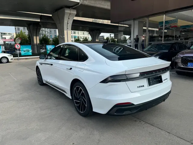 Lincoln Z — Фото автомобиля 5