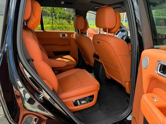 Li Auto L8 — Фото автомобиля 13