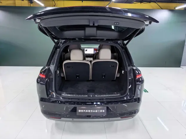 Li Auto L8 — Фото автомобиля 5