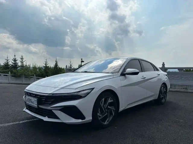 Фотография автомобиля — Hyundai Elantra
