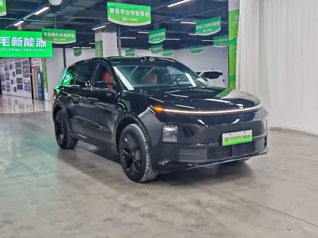 Li Auto L6 — Фото автомобиля 3