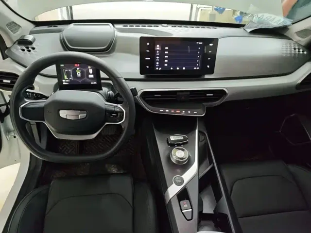 Geely Geometry A — Фото автомобиля 9