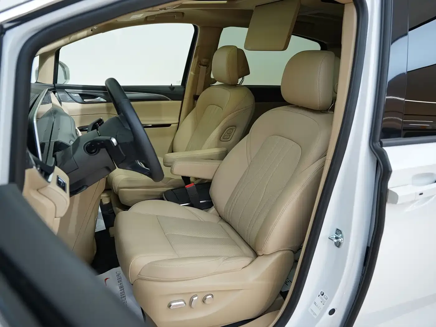 Buick Buick GL8 New Energy 2025 Land Honor Premium Edition 7-Seater — Фото автомобиля 16
