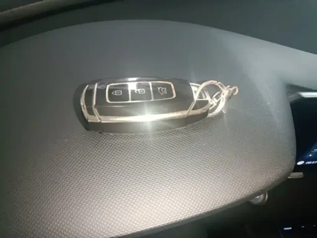 Hyundai Elantra — Фото автомобиля 8