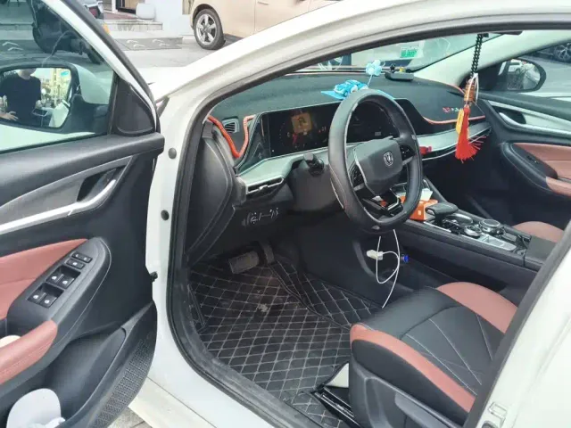 Changan Eado — Фото автомобиля 12