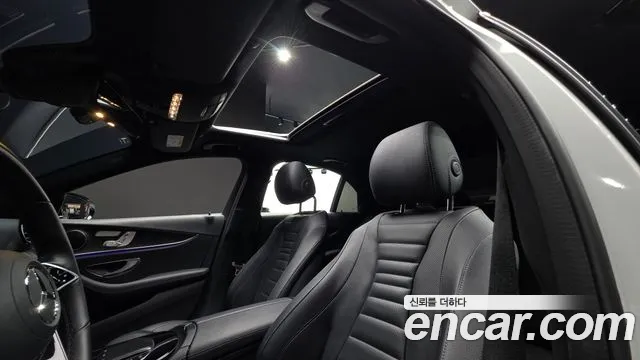 Mercedes-Benz E-Class — Фото автомобиля 17