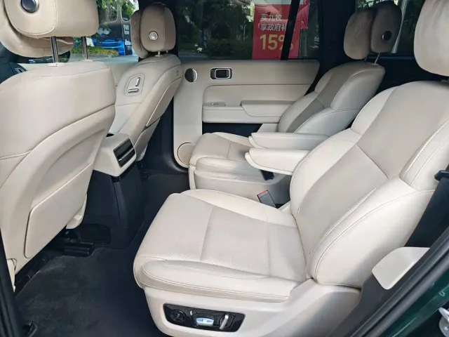 Li Auto L9 — Фото автомобиля 11