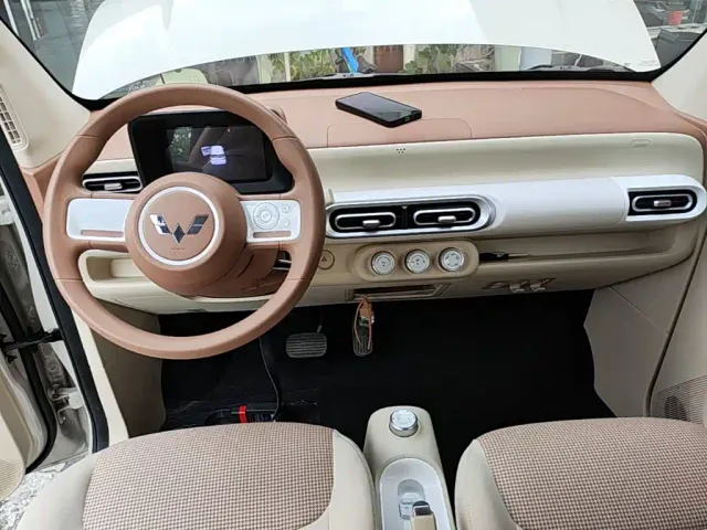 Wuling Hongguang Mini EV — Фото автомобиля 9