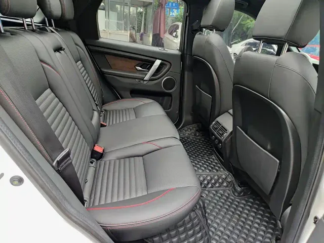 Land Rover Discovery Sport — Фото автомобиля 11