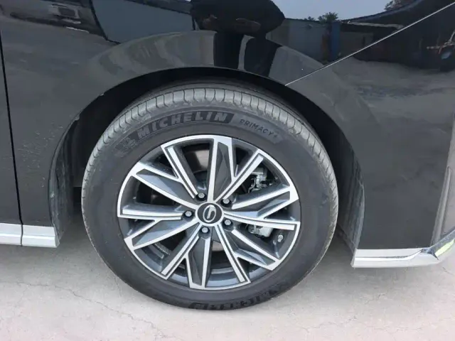 GAC Trumpchi M8 — Фото автомобиля 6