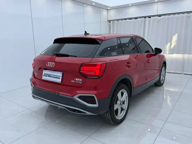 Audi Q2L — Фото автомобиля 4