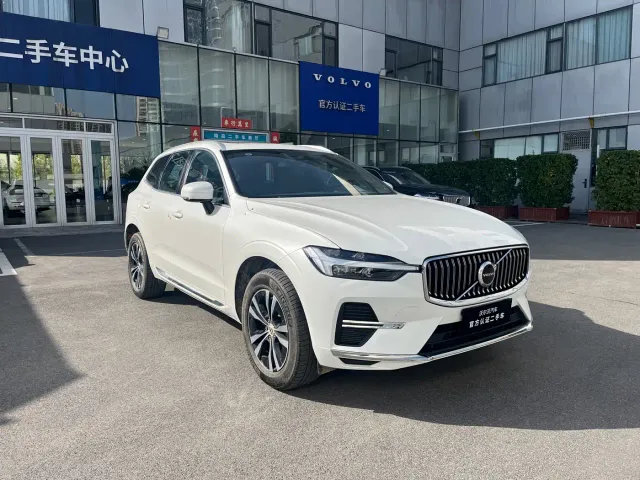 Volvo XC60 — Фото автомобиля 2