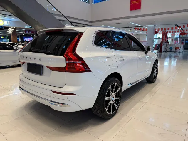 Volvo XC60 — Фото автомобиля 4