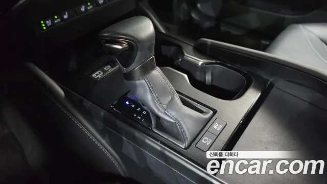 Lexus ES — Фото автомобиля 5