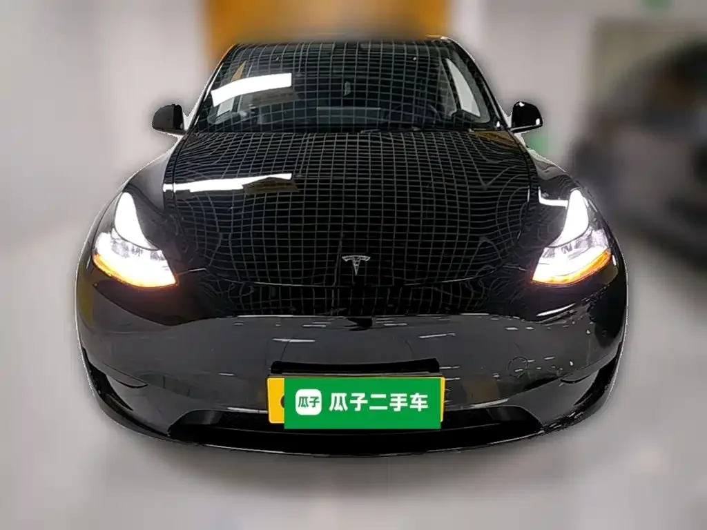Tesla Model Y 2022 Rear-Wheel Drive Version — Фото автомобиля 4