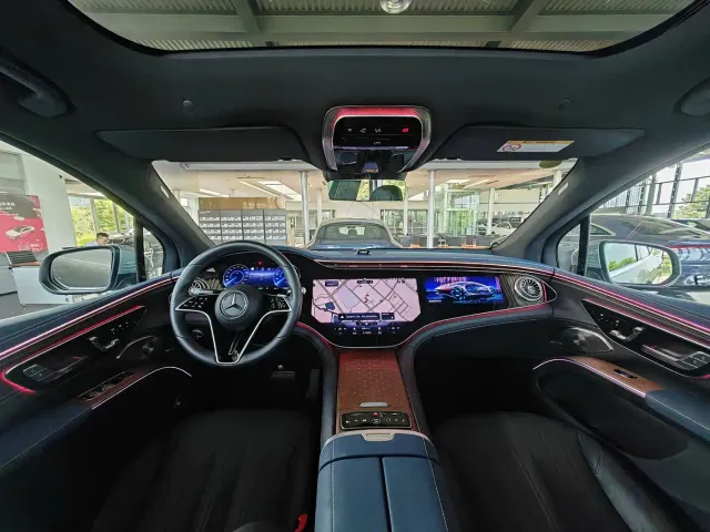 Mercedes-Benz EQS SUV — Фото автомобиля 8