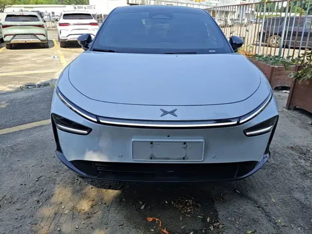 Xpeng P7+ — Фото автомобиля 2