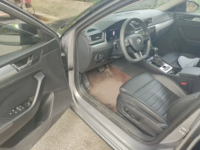 Skoda Superb — Фото автомобиля 15