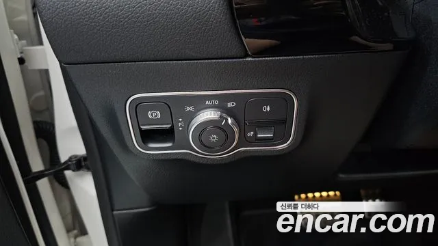 Mercedes-Benz EQA — Фото автомобиля 2