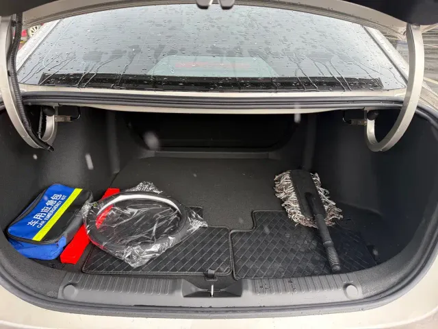 Geely Emgrand — Фото автомобиля 6
