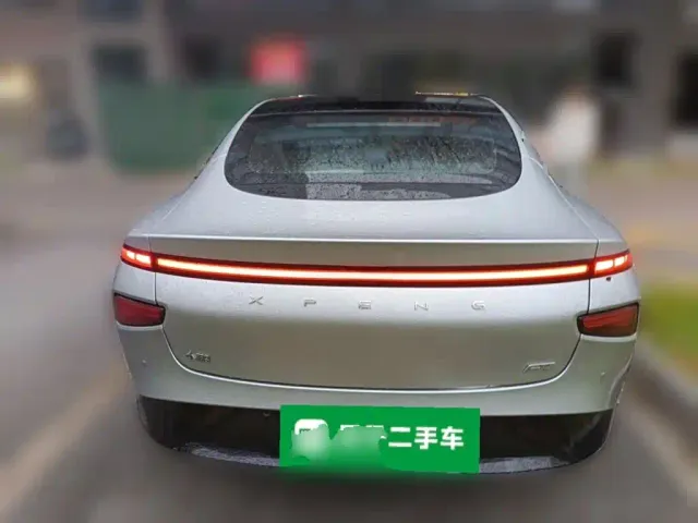 Xpeng P7 — Фото автомобиля 3
