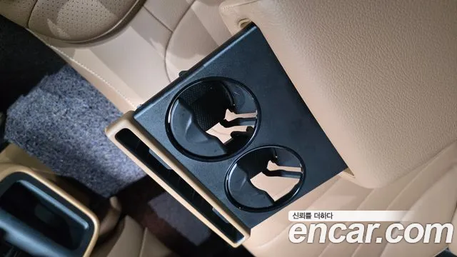 Mercedes-Benz E-Class — Фото автомобиля 28