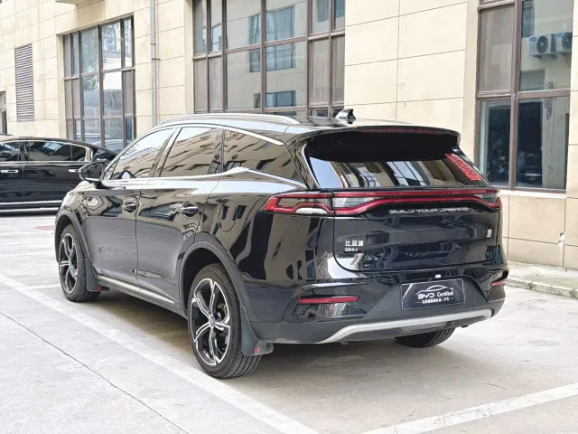 BYD Tang — Фото автомобиля 8