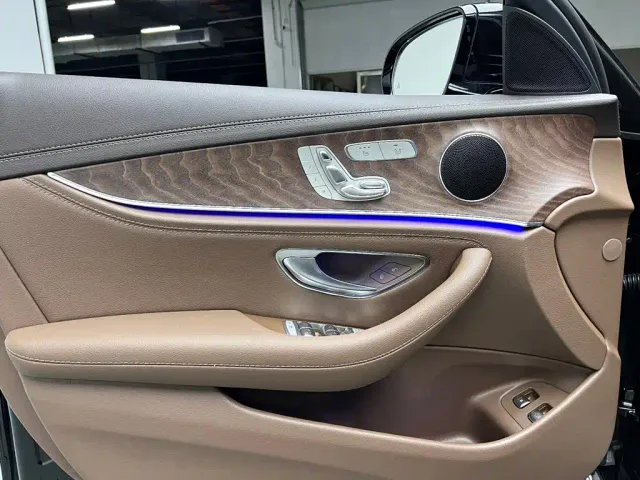 Mercedes-Benz E-Class — Фото автомобиля 5