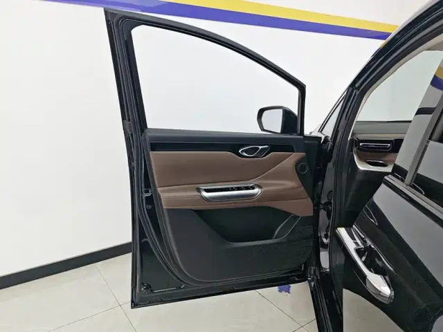 GAC Trumpchi E8 — Фото автомобиля 7