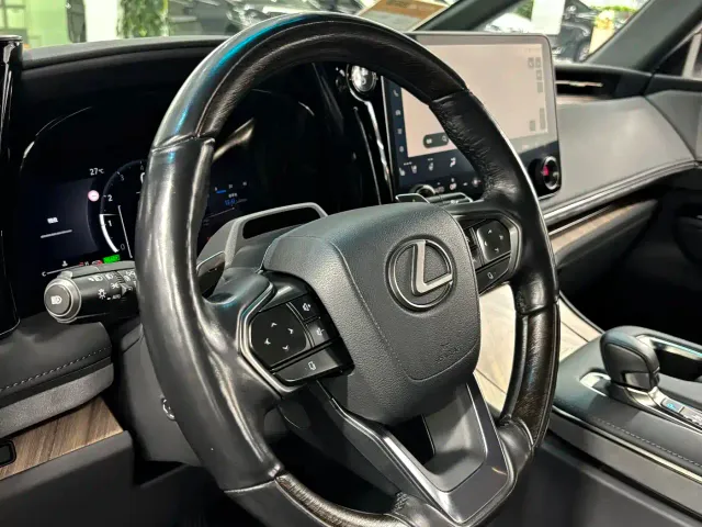 Lexus LM — Фото автомобиля 9