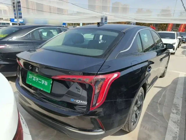 Hongqi E-QM5 — Фото автомобиля 6