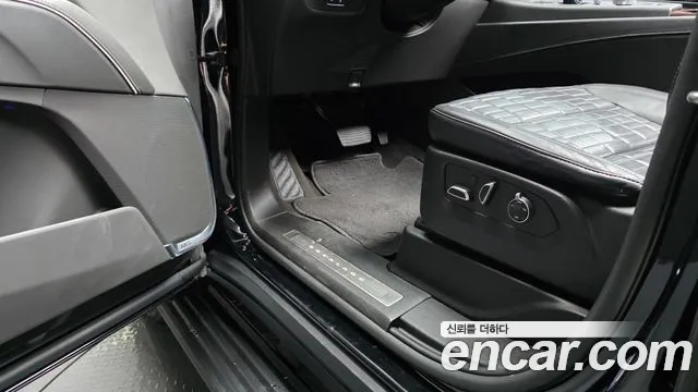Cadillac Escalade Escalade 5 поколение — Фото автомобиля 16