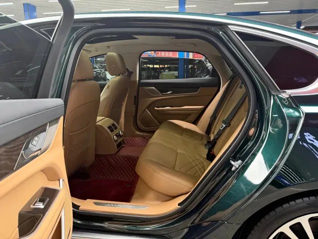 Jaguar XFL — Фото автомобиля 7
