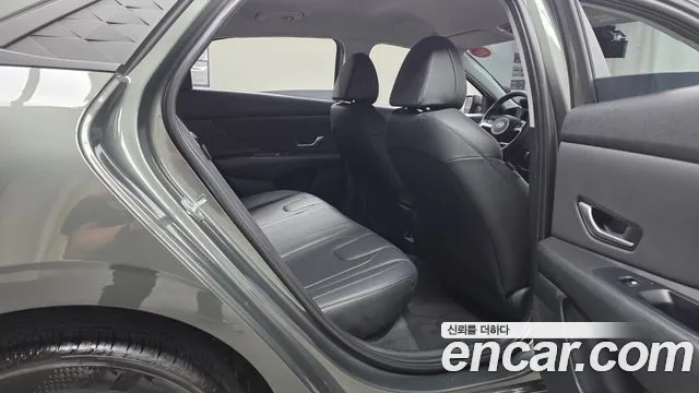 Hyundai Avante CN7 — Фото автомобиля 11