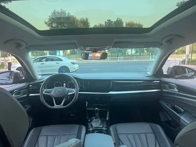 Volkswagen Passat — Фото автомобиля 12
