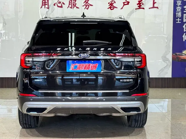 Ford Explorer — Фото автомобиля 5