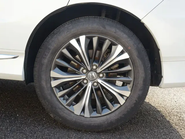 Honda UR-V — Фото автомобиля 7