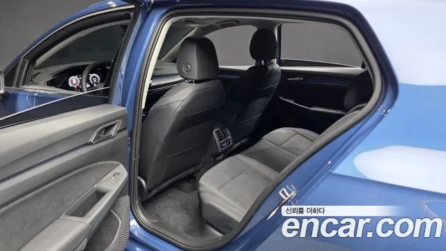 Volkswagen Golf Golf 8 поколение 2.0 TDI Prestige — Фото автомобиля 23