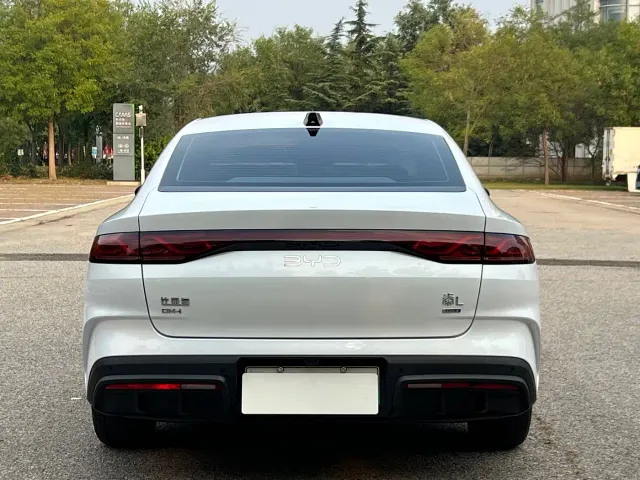 BYD Qin L — Фото автомобиля 6