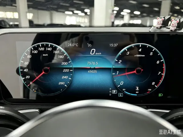 Mercedes-Benz GLB-Class — Фото автомобиля 24